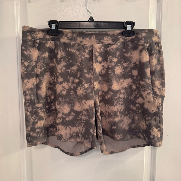 Lululemon Balancer Short 6